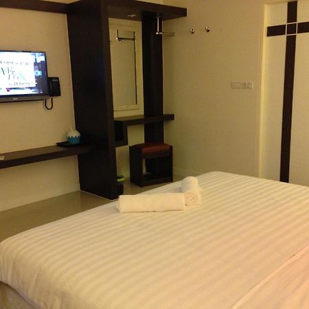 Saabpaiboon Grand Resort Ban Talat Стая снимка