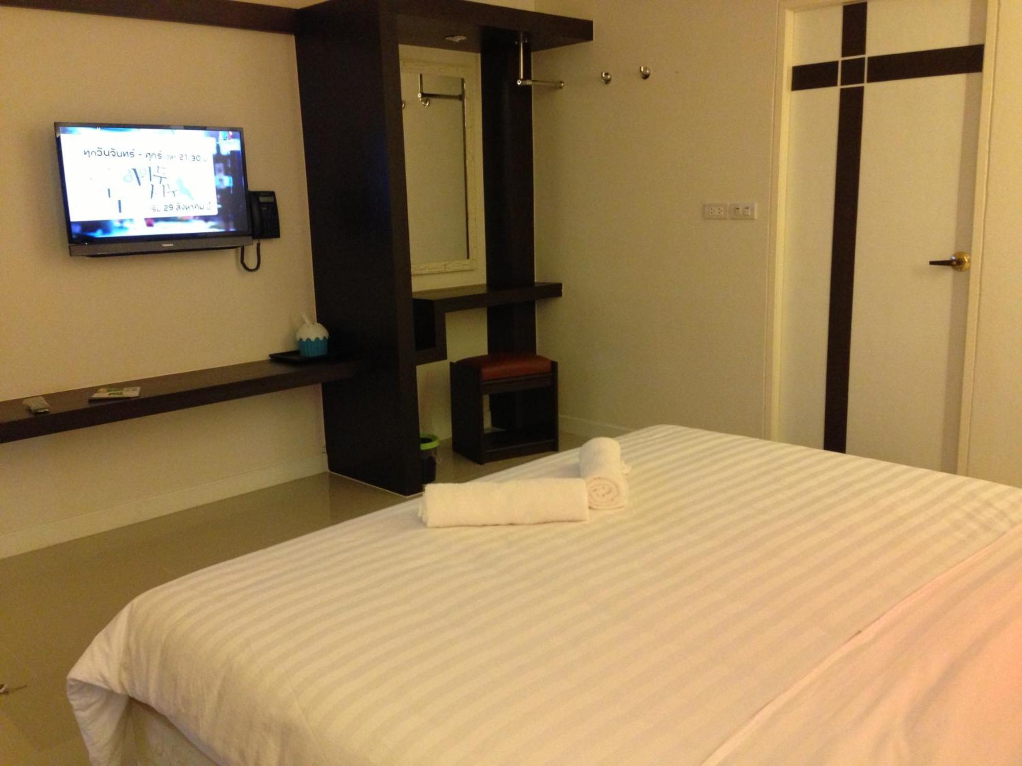 Saabpaiboon Grand Resort Ban Talat Стая снимка