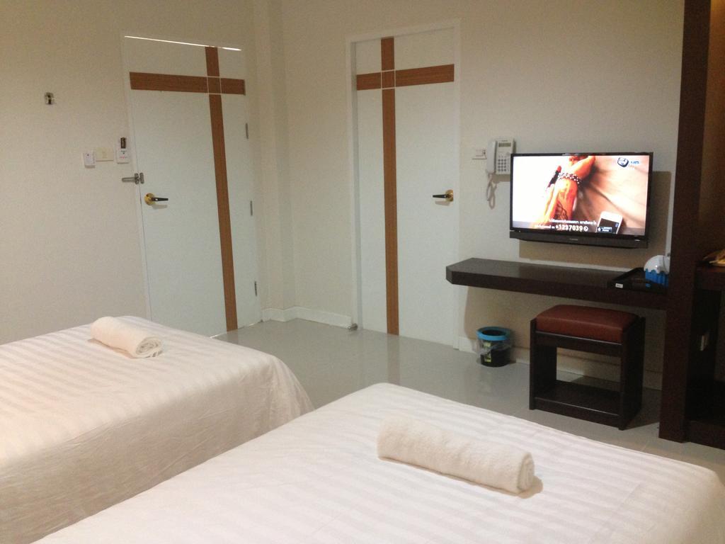 Saabpaiboon Grand Resort Ban Talat Стая снимка