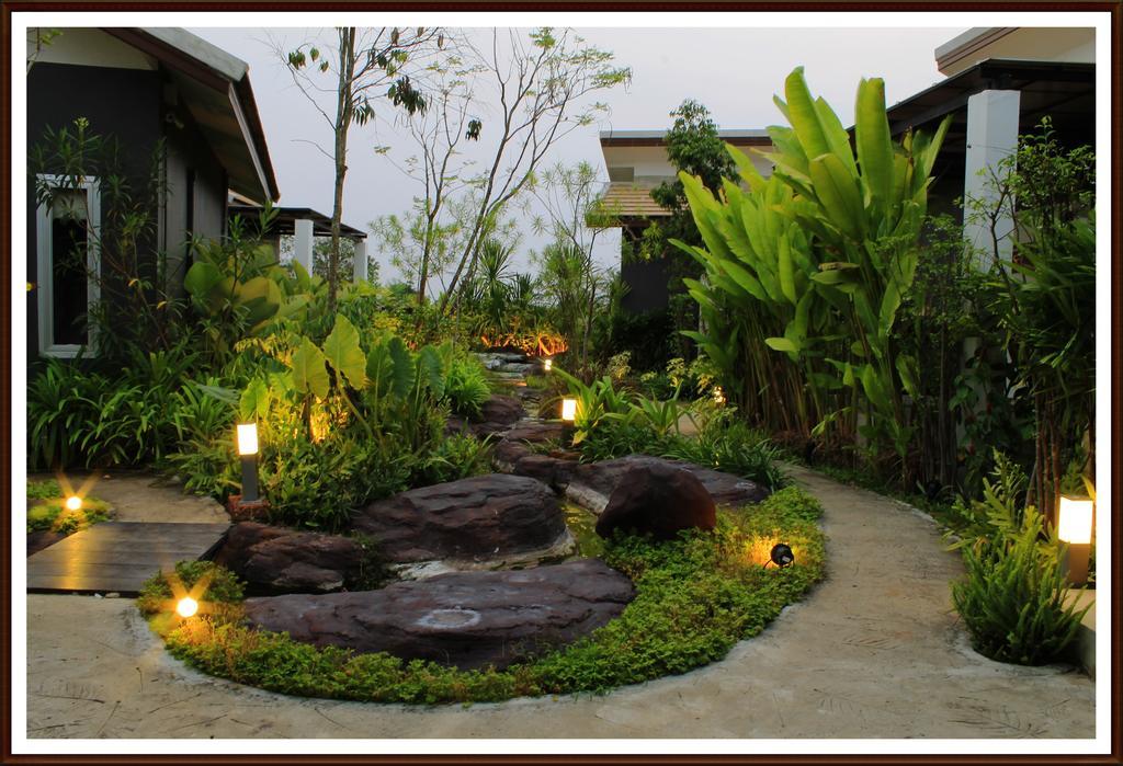 Saabpaiboon Grand Resort Ban Talat Стая снимка
